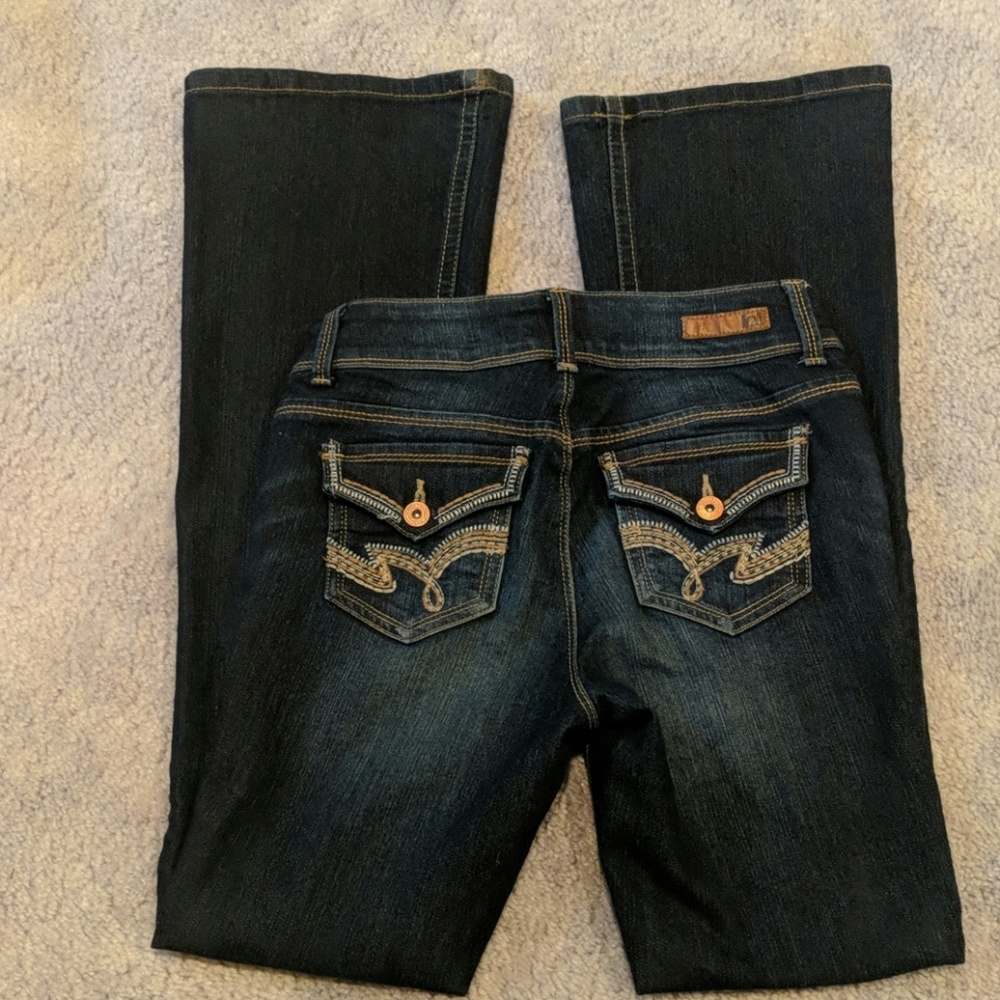 L.E.I. Sophia hipster flare jeans
